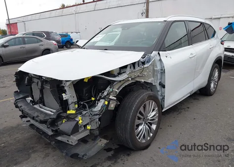 2023 Toyota Highlander Platinum z USA, uszkodzony, nr VIN 5TDKDRBH9PS520595